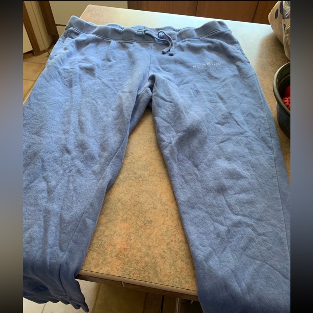 The Seaside Style
Joggers/Sweatpants